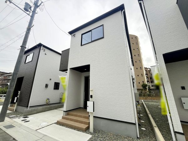 宝塚市山本西１丁目　新築一戸建て　１期　３号棟