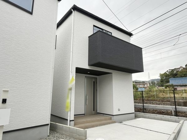 宝塚市山本西１丁目　新築一戸建て　１期　４号棟