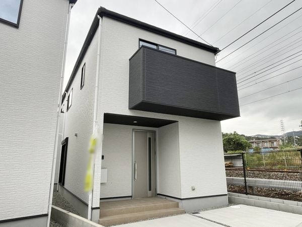 宝塚市山本西１丁目　新築一戸建て　１期　４号棟