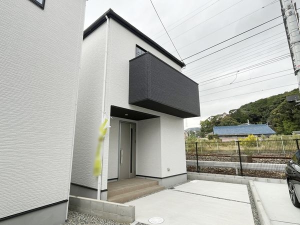宝塚市山本西１丁目　新築一戸建て　１期　４号棟