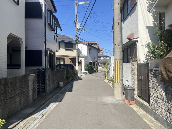 尼崎市田能4丁目の中古一戸建て(前面道路含む現地写真)