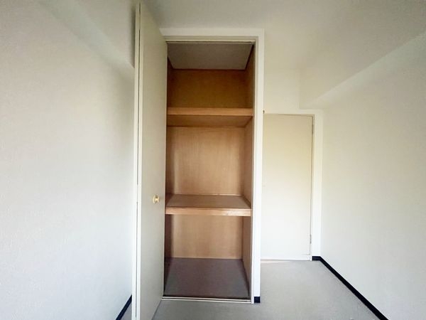 愛宕山ビューハイツ 中古マンション(収納)