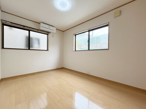 宝塚市宝梅３丁目の中古一戸建て
