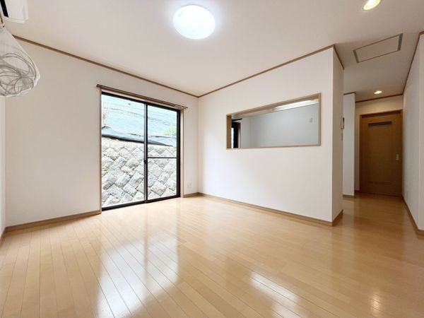 宝塚市宝梅３丁目の中古一戸建て