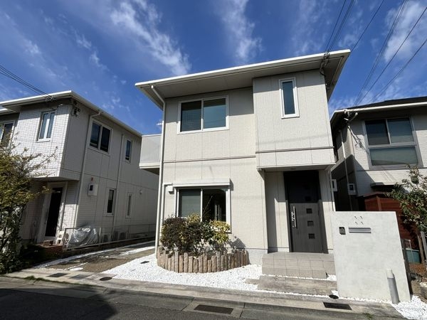 西宮市浜甲子園4丁目 中古一戸建て