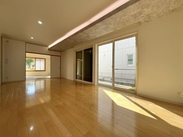 西宮市浜甲子園４丁目　中古一戸建て