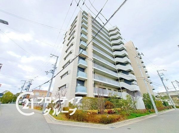 シャルマンフジスマート尼崎出屋敷駅前ステーショングリーン…