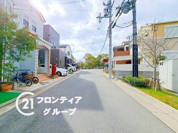 シャルマンフジスマート尼崎出屋敷駅前ステーショングリーン…