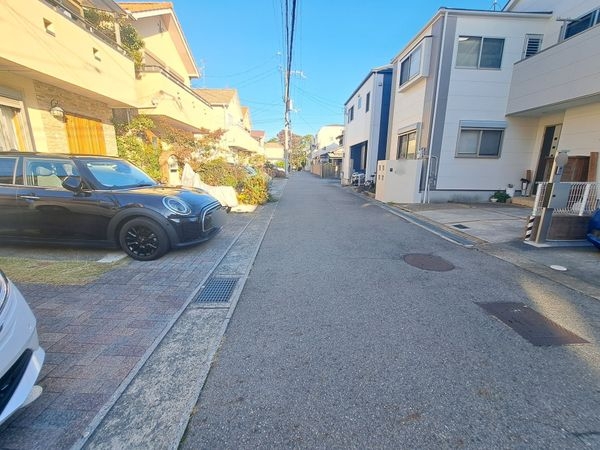 宝塚市宝梅３丁目の中古一戸建て