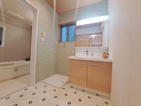 宝塚市宝梅３丁目の中古一戸建て