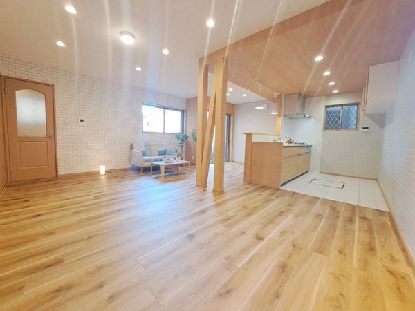 宝塚市宝梅３丁目の中古一戸建て