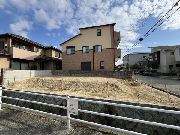 宝塚市光明町　新築一戸建て　1期　全１区画