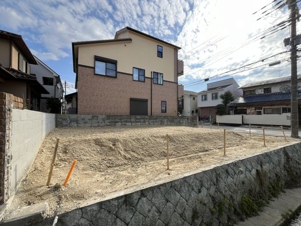 宝塚市光明町　新築一戸建て　1期　全１区画