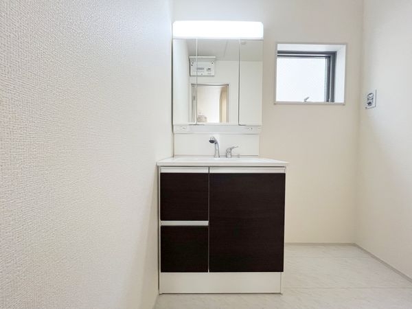 尼崎市常松１丁目　新築一戸建て　３期　３号棟