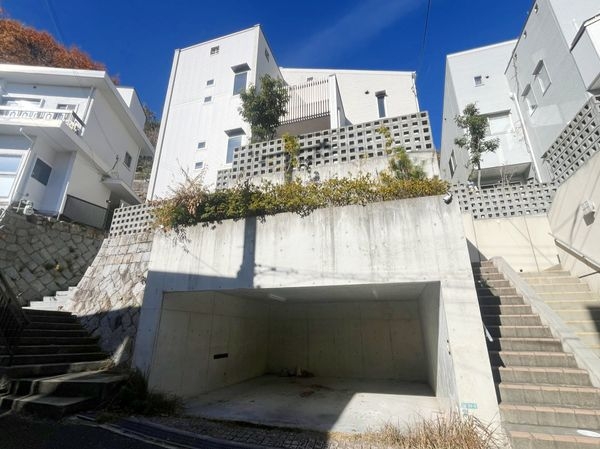 西宮市苦楽園四番町　中古一戸建て