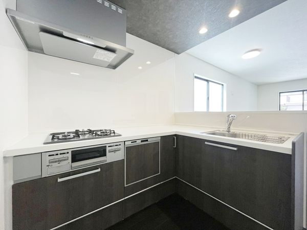 西宮市浜甲子園１丁目　新築一戸建て　１期　１号棟