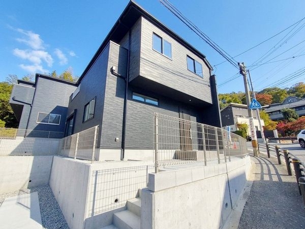 宝塚市花屋敷つつじガ丘　新築一戸建て　１期　１号棟
