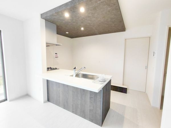 宝塚市花屋敷つつじガ丘　新築一戸建て　１期　１号棟