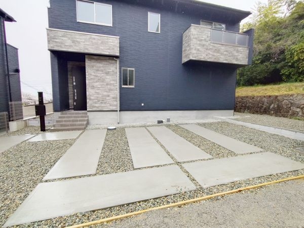 宝塚市花屋敷つつじガ丘　新築一戸建て　１期　2号棟