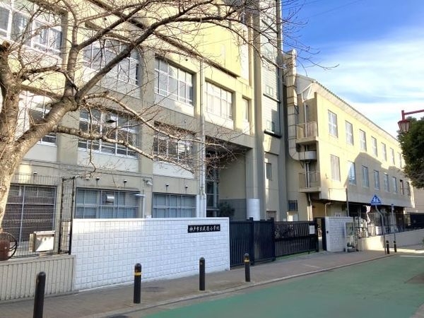 尼崎市崇徳院２丁目の中古一戸建て(尼崎市立成徳小学校)