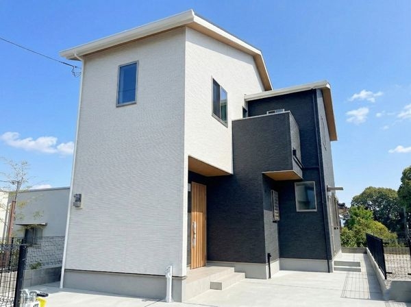 宝塚市山本西1丁目 新築一戸建て