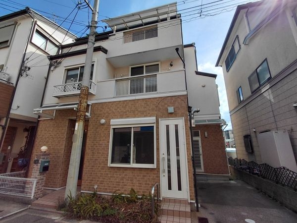 西宮市里中町２丁目の中古一戸建て