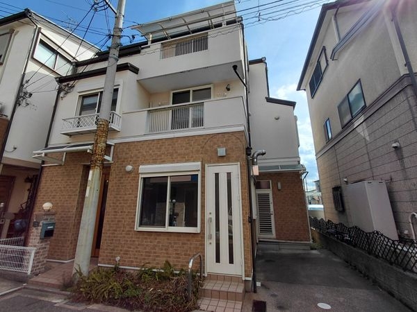 西宮市里中町２丁目の中古一戸建て