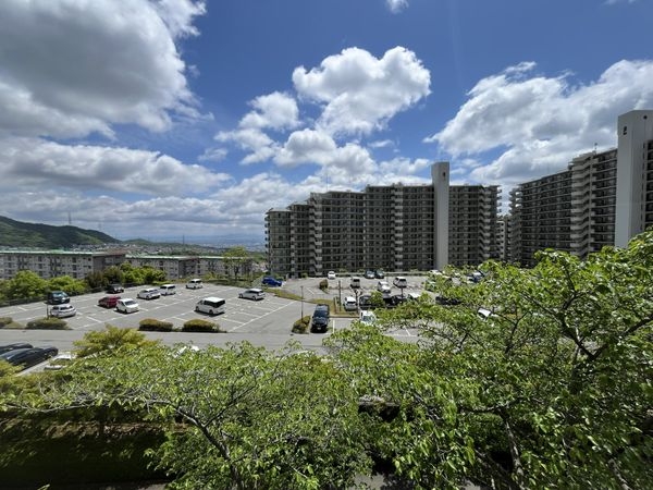 ジャルダン宝塚中山台弐番館Ｂ棟　中古マンション