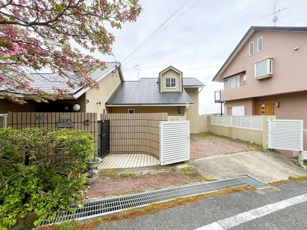 宝塚市売布山手町の中古一戸建て