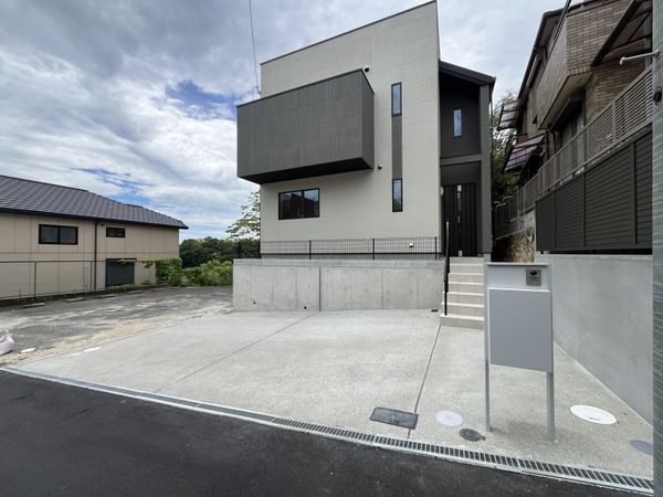 西宮市五月ケ丘　新築一戸建て