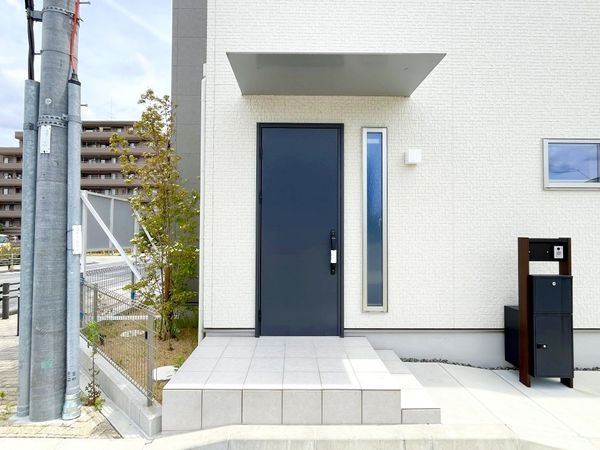 西宮市田近野町　新築一戸建て　１号棟