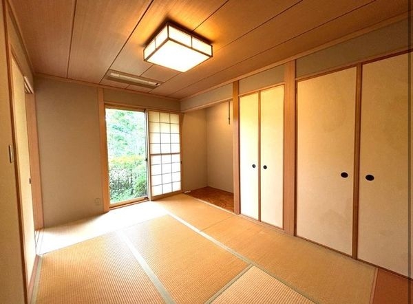 宝塚市山手台西２丁目の中古一戸建て