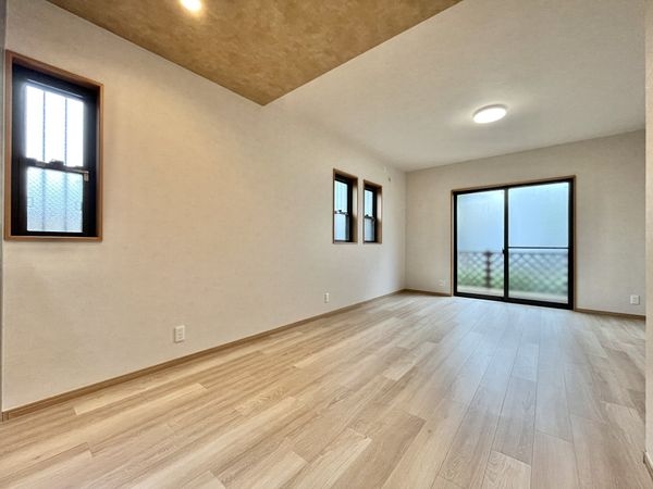 尼崎市食満６丁目　中古一戸建て
