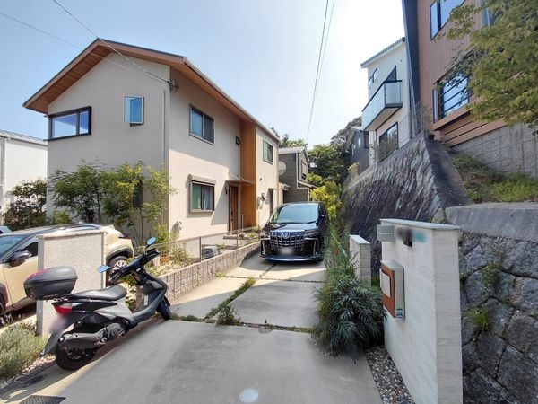 西宮市剣谷町　中古一戸建て