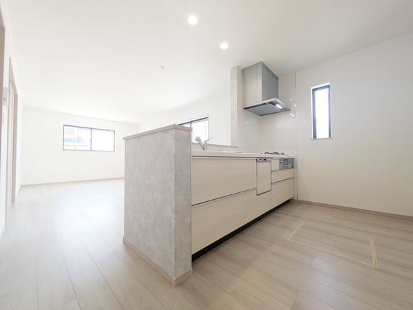 宝塚市末成町　新築一戸建て　A号棟