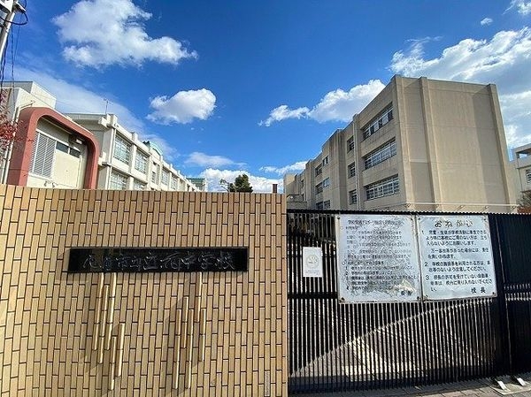 尼崎市栗山町１丁目の中古一戸建て(尼崎市立立花中学校)