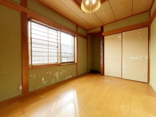 西宮市小曽根町３丁目の中古一戸建て