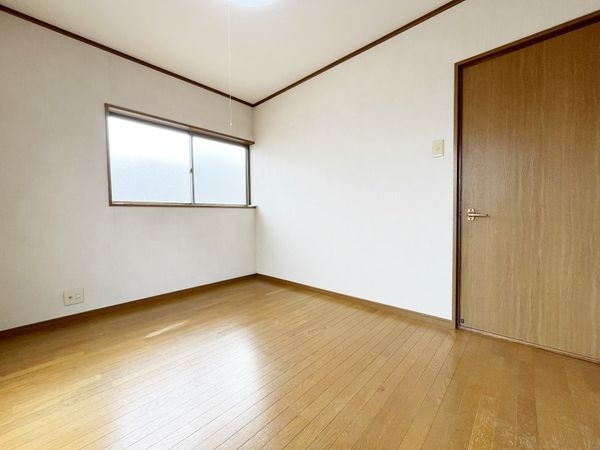 西宮市小曽根町３丁目の中古一戸建て