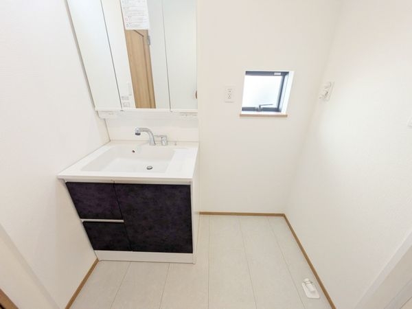 西宮市一ケ谷町　新築一戸建て　B号棟