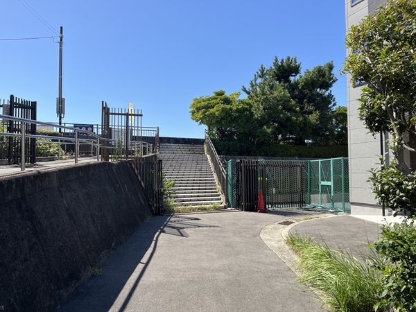 西宮市浜甲子園１丁目の中古一戸建て