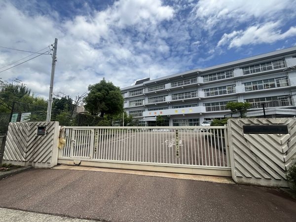 ラ・ビスタ宝塚サウステラス２番館　中古マンション(宝塚市立すみれガ丘小学校)