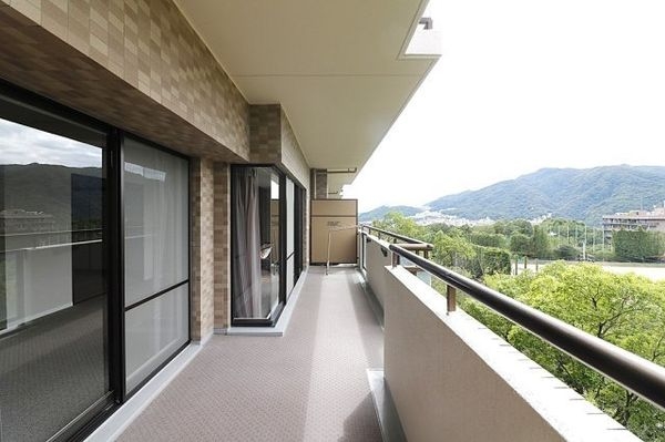 ラ・ビスタ宝塚サウステラス２番館　中古マンション