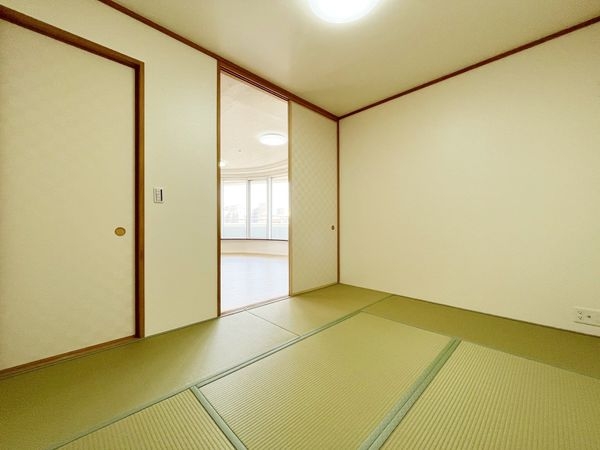 アズ・ワン、リッシュ　中古マンション