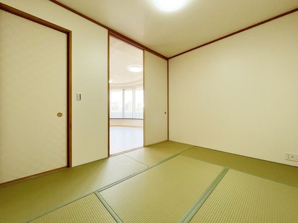 アズ・ワン、リッシュ　中古マンション