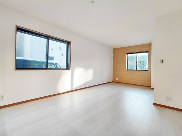 西宮市小曽根町４丁目　新築一戸建て　全１区画