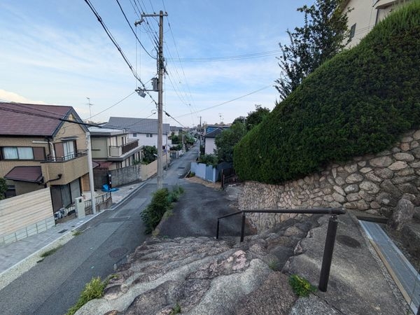 西宮市仁川百合野町の中古一戸建て