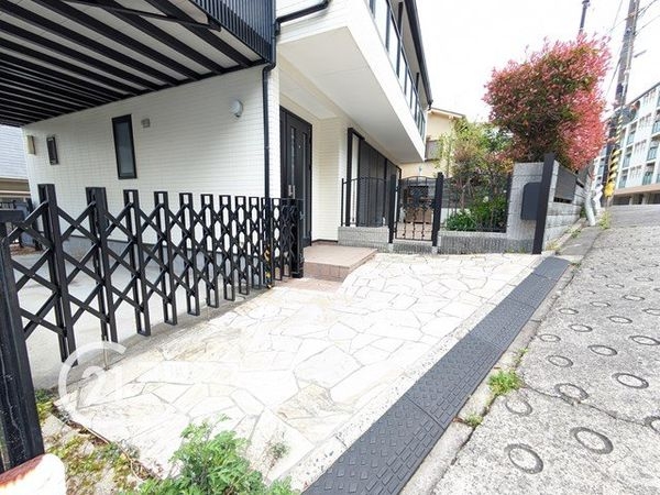 芦屋市東山町の中古一戸建て