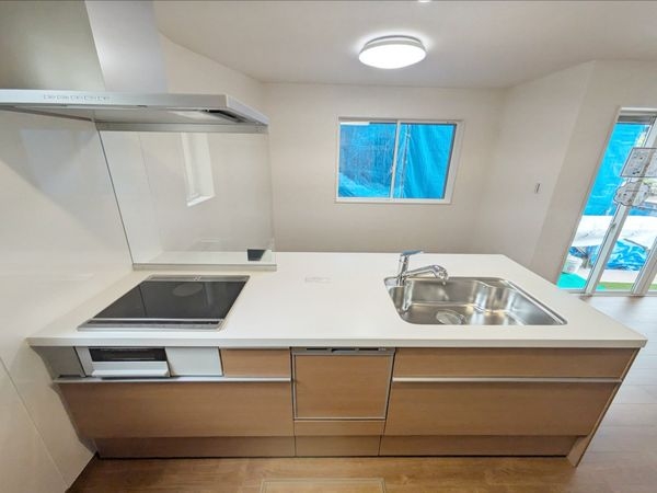 大津市下阪本２丁目　新築一戸建て　１期　６－１号棟