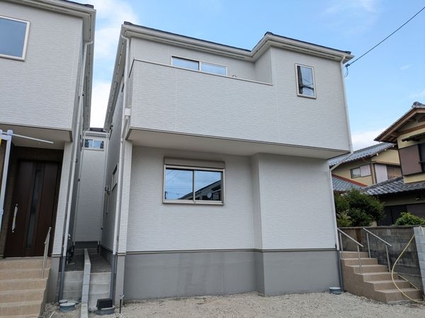 大津市桜野町１丁目　新築一戸建て　２号地