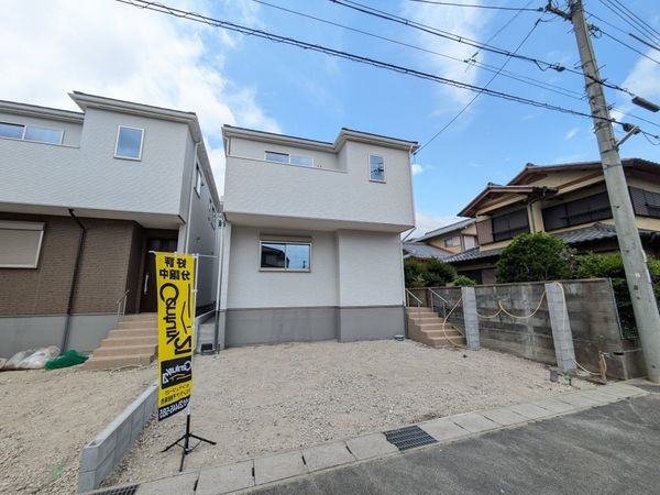 大津市桜野町１丁目　新築一戸建て　２号地